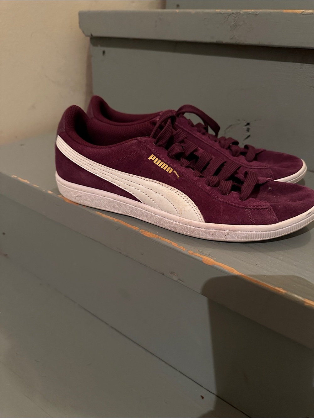 Puma Suede Low-Top in Burgundy and White